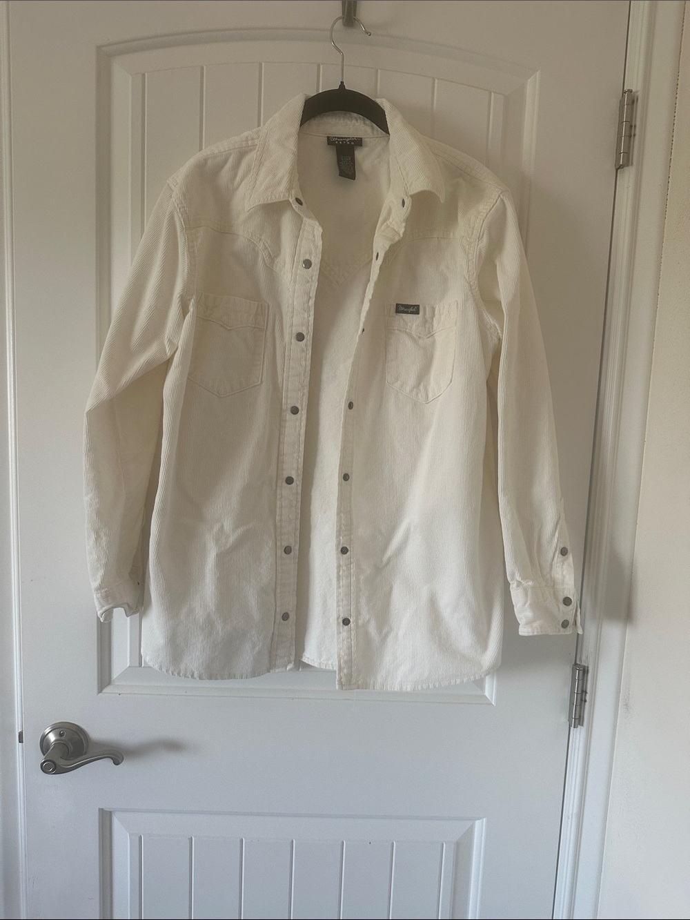 Women’s Wrangler Retro Off-White Corduroy Button-Down Overshirt